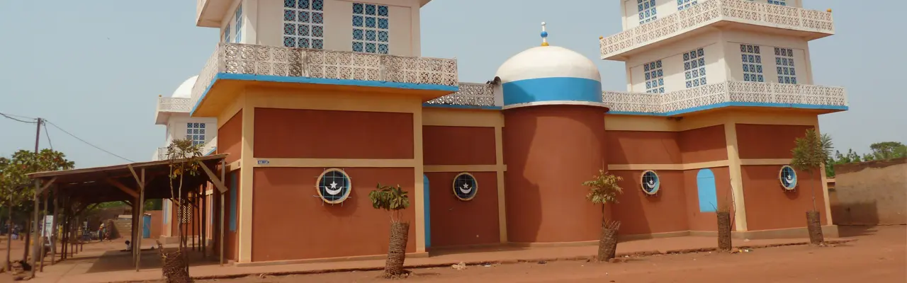 La grande moquée de la ville de Ouahigouya au Burkina Faso